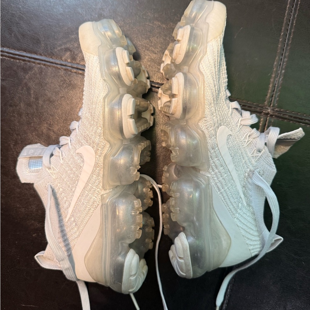 Women’s Size 8 - Nike Air VaporMax FlyKnit Phantom White/Metallic - Picture 9 of 9
